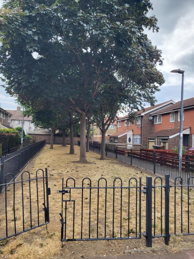 Crane Home In Dagenham With Free Wi Fi 外观 照片